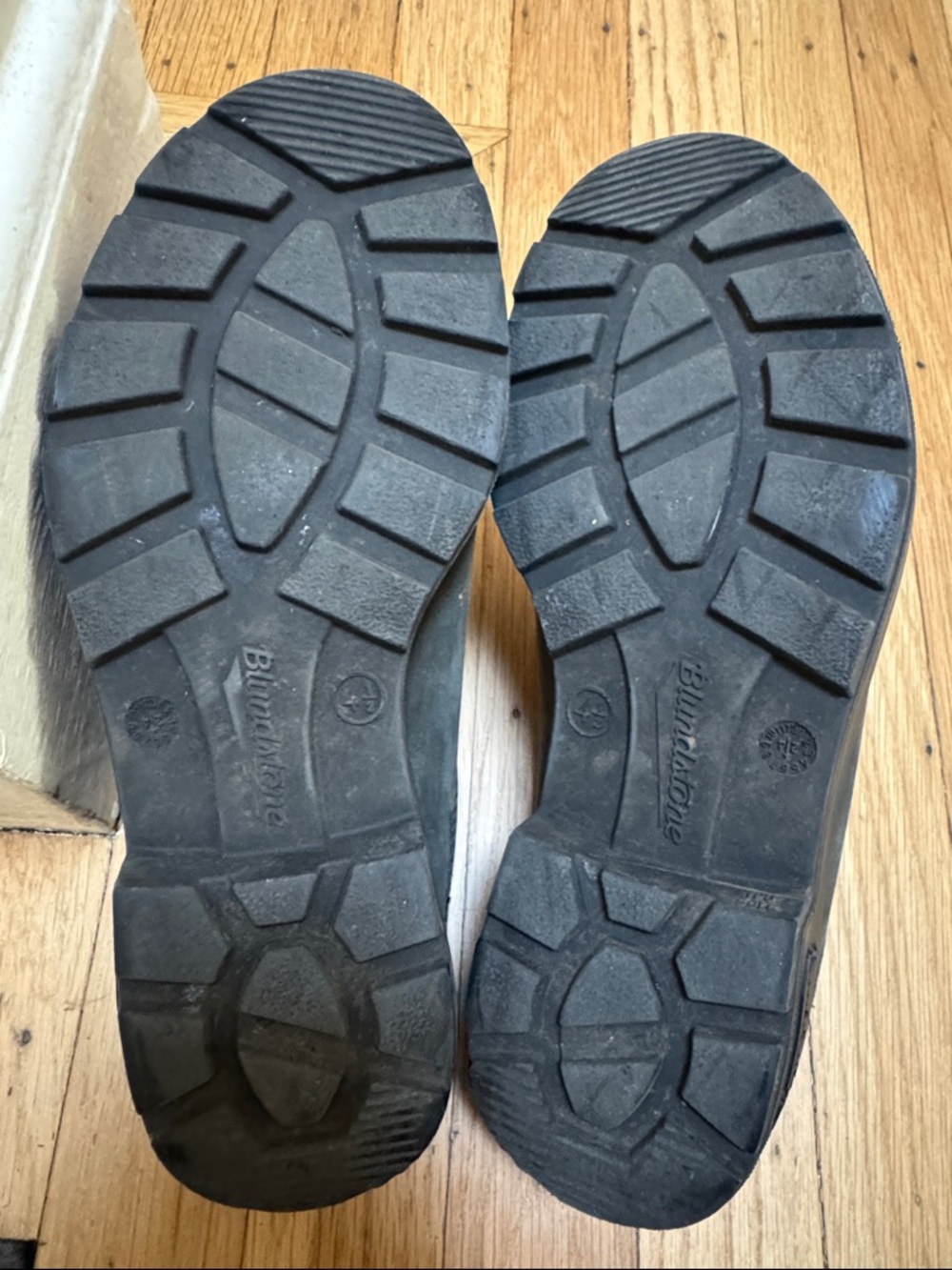 Blundstone Women’s Black Slip-On Shoes - Picture 3 of 3